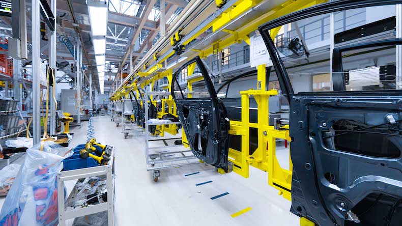 4 Ways Reshoring Strengthens An Automotive OEM's Supply Chain